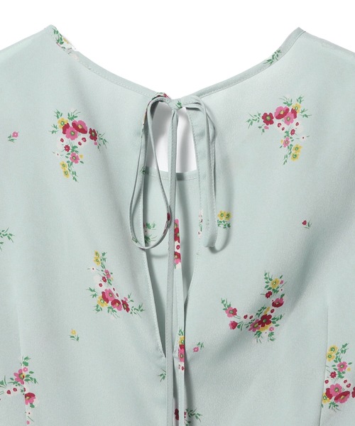 ESTNATION(エストネーション)の「ESTNATION / フラワーブーケプリント ブラウス(シャツ/ブラウス・レディース・カリビアンブルー・36/38)」の9枚目の写真