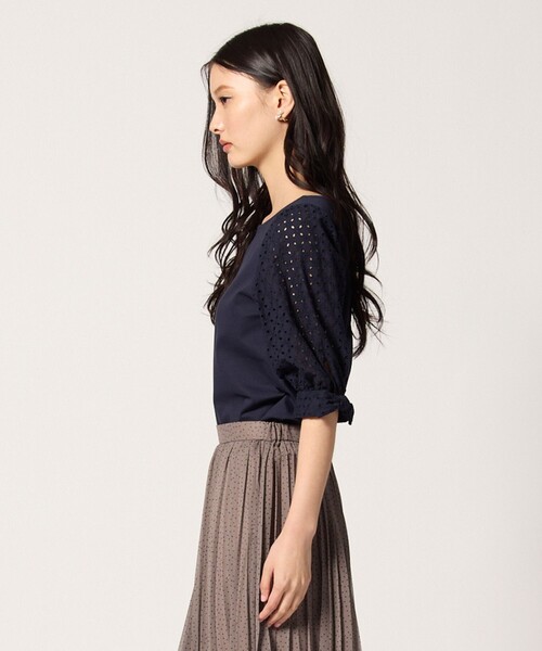 TOCCA(トッカ)の「CARAMEL WRAPPING トップス(Tシャツ/カットソー・レディース・アイボリー系/ブラック系/ネイビー系・SMALL/MEDIUM)」の8枚目の写真