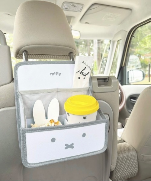 nicott(ニコット)の「NC : mf ミッフィー ヘッドレストマルチポケット(アウトドアグッズ・レディース・ベージュ/オフホワイト・FREE)」の2枚目の写真