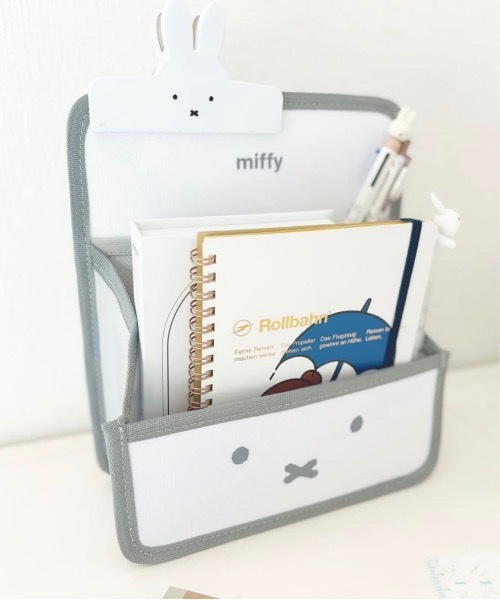 nicott(ニコット)の「NC : mf ミッフィー ヘッドレストマルチポケット(アウトドアグッズ・レディース・ベージュ/オフホワイト・FREE)」の10枚目の写真