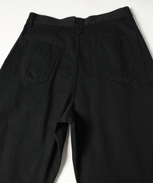 CULLNI(クルニ)の「1TUCK ASYMMETRY POCKET PANTS(デニムパンツ・メンズ・ブラック/アイボリー/ダークインディゴブルー・1/2)」の15枚目の写真