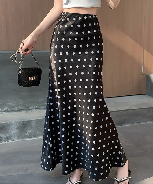 AMAJI（アマジ）の「ドット柄サテンスカート（スカート・レディース・ホワイト/ブラック・SMALL/MEDIUM/LARGE/X-LARGE）」の2枚目の写真