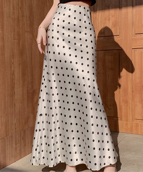 AMAJI（アマジ）の「ドット柄サテンスカート（スカート・レディース・ホワイト/ブラック・SMALL/MEDIUM/LARGE/X-LARGE）」の8枚目の写真