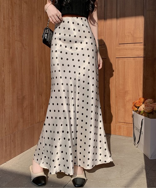 AMAJI（アマジ）の「ドット柄サテンスカート（スカート・レディース・ホワイト/ブラック・SMALL/MEDIUM/LARGE/X-LARGE）」の7枚目の写真