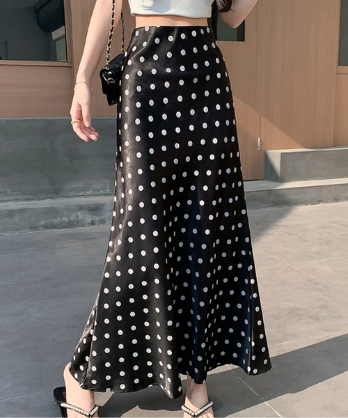AMAJI（アマジ）の「ドット柄サテンスカート（スカート・レディース・ホワイト/ブラック・SMALL/MEDIUM/LARGE/X-LARGE）」の5枚目の写真