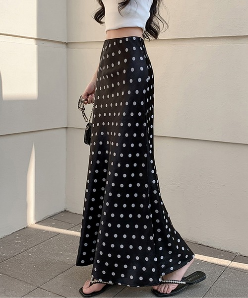 AMAJI（アマジ）の「ドット柄サテンスカート（スカート・レディース・ホワイト/ブラック・SMALL/MEDIUM/LARGE/X-LARGE）」の3枚目の写真