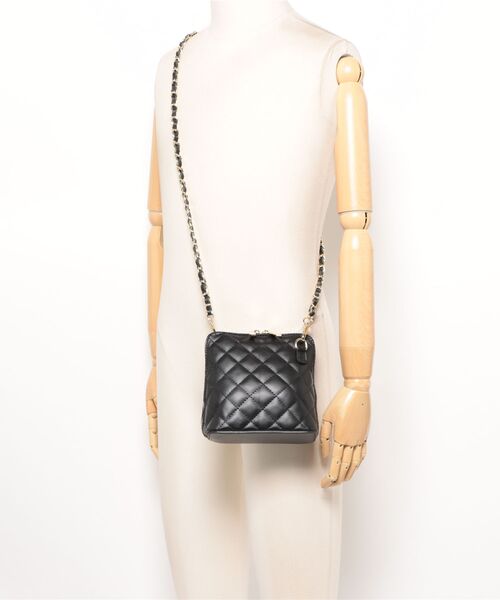 MARLON FIRENZE（マーロンフィレンツェ）の「【MARLON FIRENZE】イタリアンレザー シャネルチェーン キルティングショルダーバッグ 結婚式 パーティー オケージョン フォーマル 成人式 二次会 同窓会 入学式 卒業式（ショルダーバッグ・レディース・グレイッシュベージュ/ブラック・FREE）」の20枚目の写真