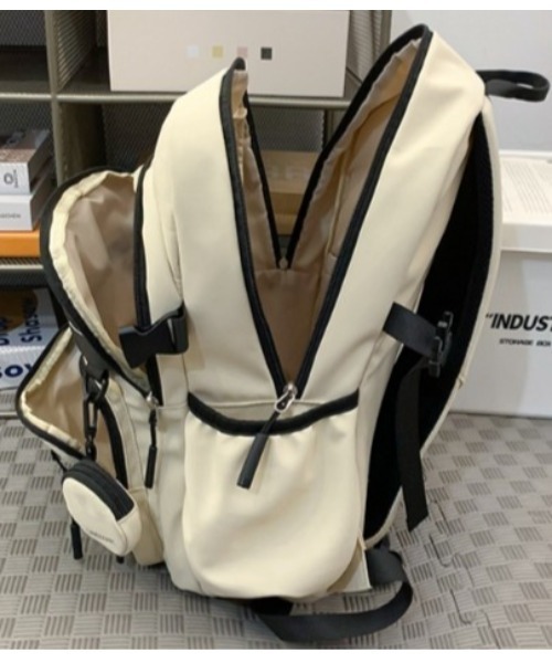 Sakka(サッカ)の「大容量A4対応多機能 デイパック(バックパック/リュック・メンズ・オフホワイト/ブラック/グリーン/ラベンダー・FREE)」の10枚目の写真