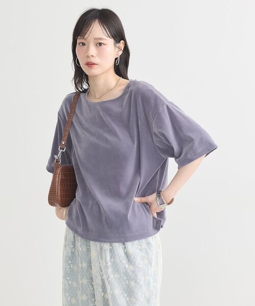 earth music&ecology（アースミュージックアンドエコロジー）の「シアーベロアTee（Tシャツ/カットソー・レディース・ブルー/チャコールグレー/ブラック/アイボリー・FREE）」の21枚目の写真