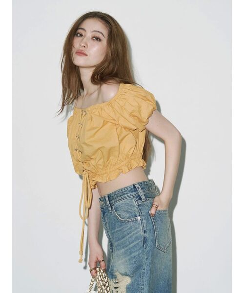 EVRIS（エヴリス）の「レースアップオフショルトップス（シャツ/ブラウス・レディース・マスタード/ホワイト・FREE）」の5枚目の写真