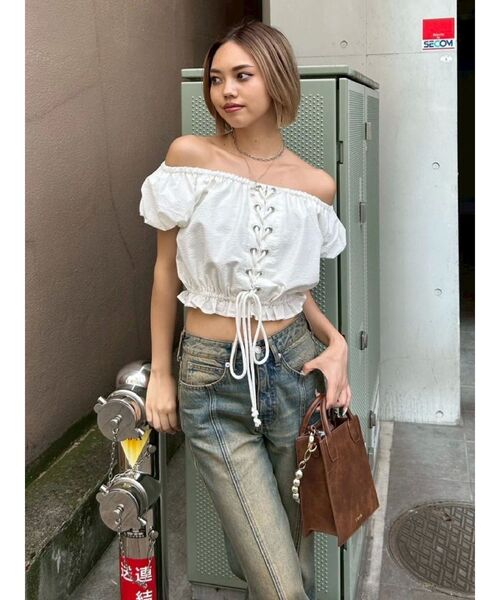 EVRIS（エヴリス）の「レースアップオフショルトップス（シャツ/ブラウス・レディース・マスタード/ホワイト・FREE）」の11枚目の写真