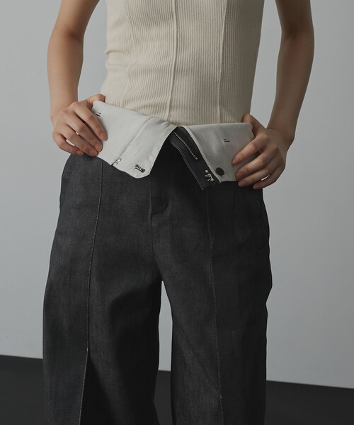 UNITED TOKYO（ユナイテッドトウキョウ）の「2way Waist Stretch Jeans｜ウォッシャブル/美脚見え/春服（デニムパンツ・レディース・ブラック・1/2）」の3枚目の写真