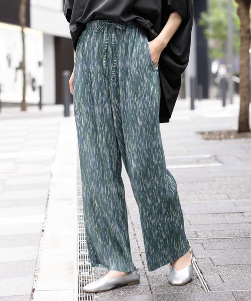 LAKOLE（ラコレ）の「プリーツイージーパンツ / 586696（その他パンツ・レディース・グレー/ブラック/ブルー/オレンジ/その他9・FREE）」の4枚目の写真