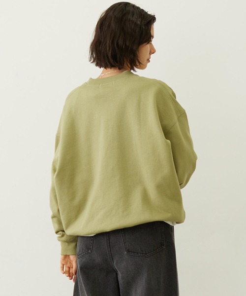 MILKFED.（ミルクフェド）の「STRAWBERRY SWEAT TOP（スウェット・レディース・オフホワイト/オリーブ/ネイビー・M/L）」の9枚目の写真