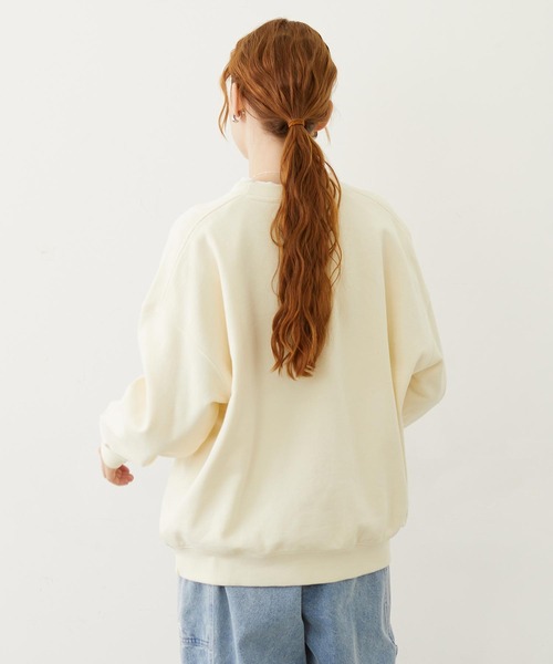 MILKFED.（ミルクフェド）の「STRAWBERRY SWEAT TOP（スウェット・レディース・オフホワイト/オリーブ/ネイビー・M/L）」の15枚目の写真