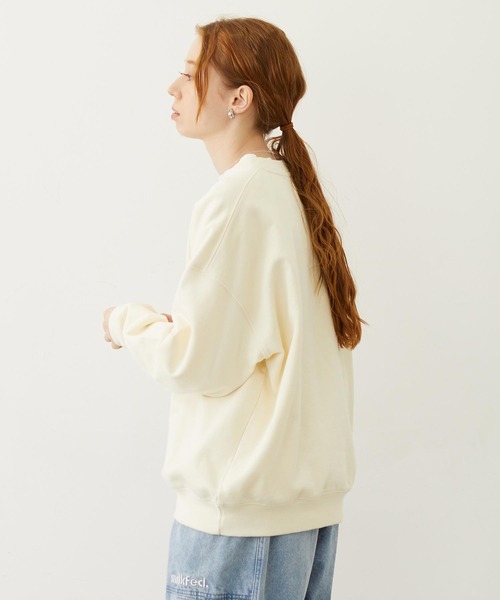 MILKFED.（ミルクフェド）の「STRAWBERRY SWEAT TOP（スウェット・レディース・オフホワイト/オリーブ/ネイビー・M/L）」の16枚目の写真