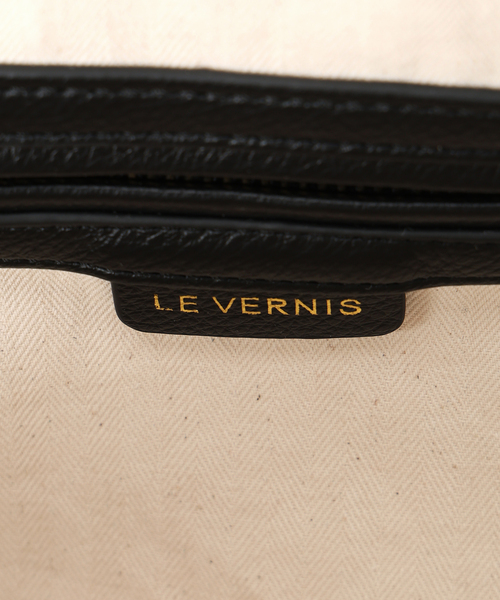 La TOTALITE(ラトータリテ)の「LE VERNIS/ルベルニ チャーム付きボストンバッグ(ボストンバッグ・レディース・ブラック/ブラウン・FREE)」の5枚目の写真