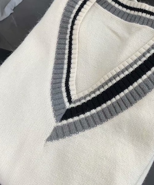 SHEPP（シープ）の「【UNISEX】クレイジーパターン プレッピー Vネック ニットベスト（ベスト・メンズ・ホワイト/ブラック/グレー・F）」の12枚目の写真
