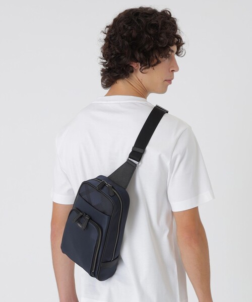 BLACK LABEL CRESTBRIDGE(ブラックレーベル・クレストブリッジ)の「ナイロンコンビカルゼシャドークレストブリッジチェックビジネスボディバッグ(ボディバッグ/ウエストポーチ・メンズ・ネイビー/ブラック・FREE)」の9枚目の写真