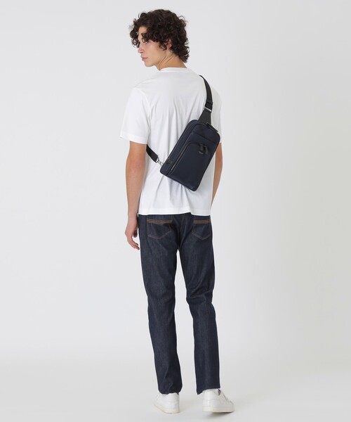 BLACK LABEL CRESTBRIDGE(ブラックレーベル・クレストブリッジ)の「ナイロンコンビカルゼシャドークレストブリッジチェックビジネスボディバッグ(ボディバッグ/ウエストポーチ・メンズ・ネイビー/ブラック・FREE)」の10枚目の写真