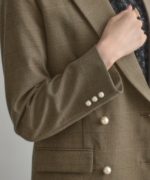 couture brooch（クチュールブローチ）の「【高見え・きれいめ・通勤】レースカフス パール調釦テーラードジャケット（テーラードジャケット・レディース・ネイビー/ブラウン系その他3/ブラウン系9・40/38/42/36）」の9枚目の写真