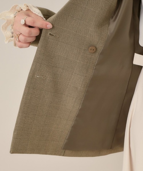 couture brooch（クチュールブローチ）の「【高見え・きれいめ・通勤】レースカフス パール調釦テーラードジャケット（テーラードジャケット・レディース・ネイビー/ブラウン系その他3/ブラウン系9・40/38/42/36）」の4枚目の写真