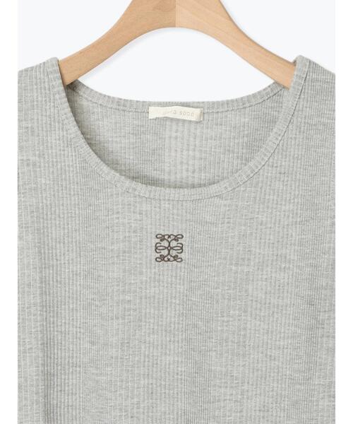 ehka sopo（エヘカソポ）の「ワンポイント刺繍タンクトップ（ニット/セーター・レディース・キナリ/ブラウン/グレー/ブラック・F）」の17枚目の写真