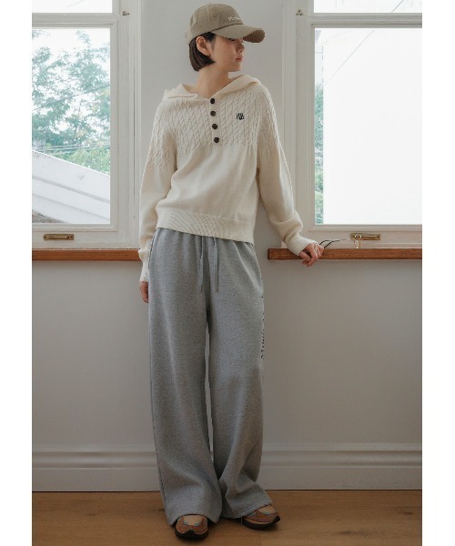 muahmuah(ムーアムーア)の「A'GEM/9 × .kom 『muah muah/ムーアムーア』 CABLE HALF OPEN HOOD KNIT/ハーフオープン ケーブルニット(ニット/セーター・レディース・アイボリー/カーキ/グレー/マスタード・FREE)」の7枚目の写真