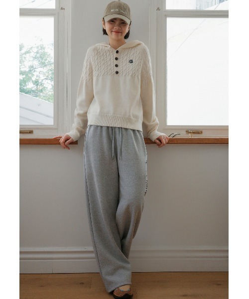 muahmuah(ムーアムーア)の「A'GEM/9 × .kom 『muah muah/ムーアムーア』 CABLE HALF OPEN HOOD KNIT/ハーフオープン ケーブルニット(ニット/セーター・レディース・アイボリー/カーキ/グレー/マスタード・FREE)」の8枚目の写真