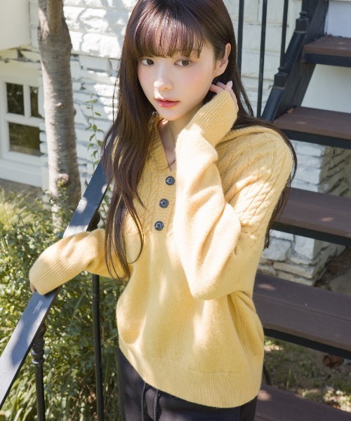 muahmuah(ムーアムーア)の「A'GEM/9 × .kom 『muah muah/ムーアムーア』 CABLE HALF OPEN HOOD KNIT/ハーフオープン ケーブルニット(ニット/セーター・レディース・アイボリー/カーキ/グレー/マスタード・FREE)」の18枚目の写真