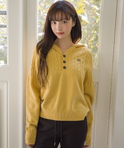 muahmuah(ムーアムーア)の「A'GEM/9 × .kom 『muah muah/ムーアムーア』 CABLE HALF OPEN HOOD KNIT/ハーフオープン ケーブルニット(ニット/セーター・レディース・アイボリー/カーキ/グレー/マスタード・FREE)」の19枚目の写真