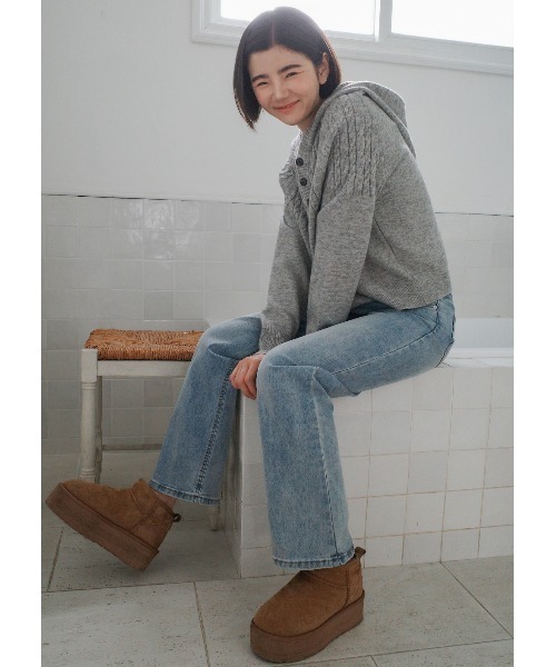 muahmuah(ムーアムーア)の「A'GEM/9 × .kom 『muah muah/ムーアムーア』 CABLE HALF OPEN HOOD KNIT/ハーフオープン ケーブルニット(ニット/セーター・レディース・アイボリー/カーキ/グレー/マスタード・FREE)」の11枚目の写真