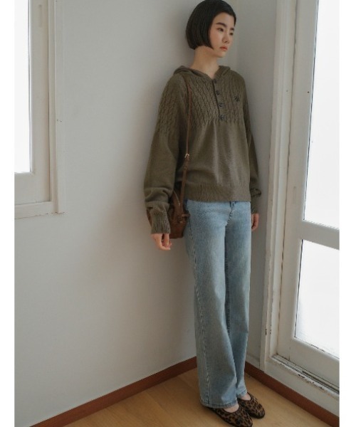 muahmuah(ムーアムーア)の「A'GEM/9 × .kom 『muah muah/ムーアムーア』 CABLE HALF OPEN HOOD KNIT/ハーフオープン ケーブルニット(ニット/セーター・レディース・アイボリー/カーキ/グレー/マスタード・FREE)」の17枚目の写真