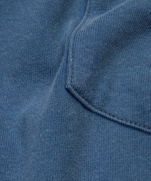 The DUFFER of ST.GEORGE(ザダファーオブセントジョージ)の「SNOW WASH PONTE L/SL TEE: ポンチ素材 スノー加工 ルーズフィットロンTEE(Tシャツ/カットソー・メンズ・スミクロ/ブルーグレー/グレイッシュベージュ/ブルー・LARGE/MEDIUM/SMALL/X-LARGE)」の5枚目の写真