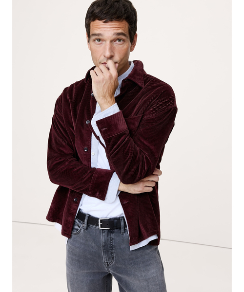 Banana Republic（バナナリパブリック）の「リラックスフィット コーデュロイ オーバーシャツ（シャツ/ブラウス・メンズ・チャコールグレー/バーガンディー・S/M/L）」の2枚目の写真