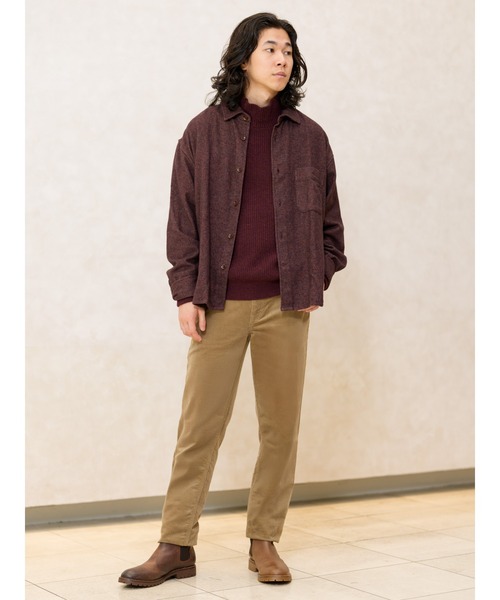 Banana Republic（バナナリパブリック）の「リラックスフィット コーデュロイ オーバーシャツ（シャツ/ブラウス・メンズ・チャコールグレー/バーガンディー・S/M/L）」の3枚目の写真