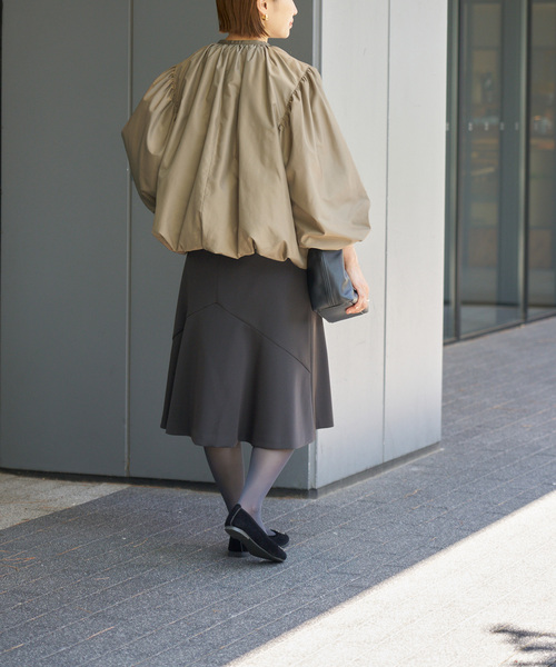 IENA(イエナ)の「ギャザーブルゾン(その他アウター・レディース・ベージュ/ブラック・FREE)」の16枚目の写真