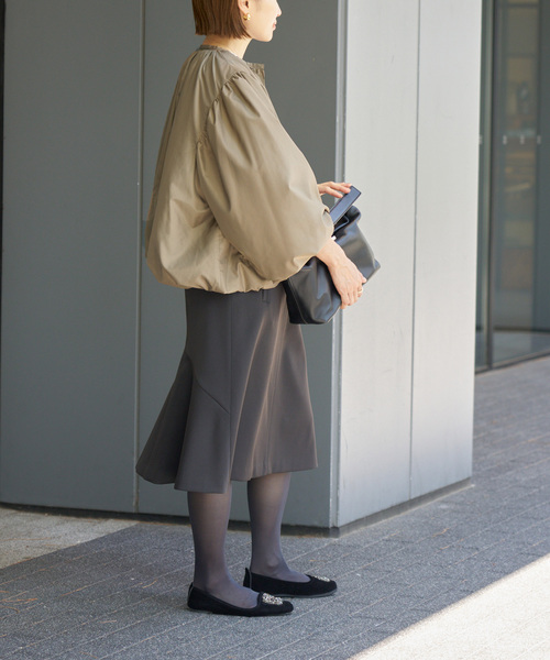 IENA(イエナ)の「ギャザーブルゾン(その他アウター・レディース・ベージュ/ブラック・FREE)」の17枚目の写真