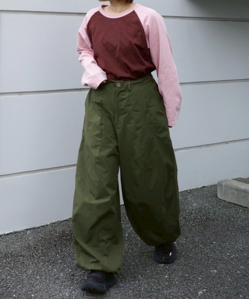 INTER FACTORY（インターファクトリー）の「IF Div. × MARIN オーバーサイズカーゴパンツ（カーゴパンツ・レディース・ブラック/カーキ・FREE）」の7枚目の写真