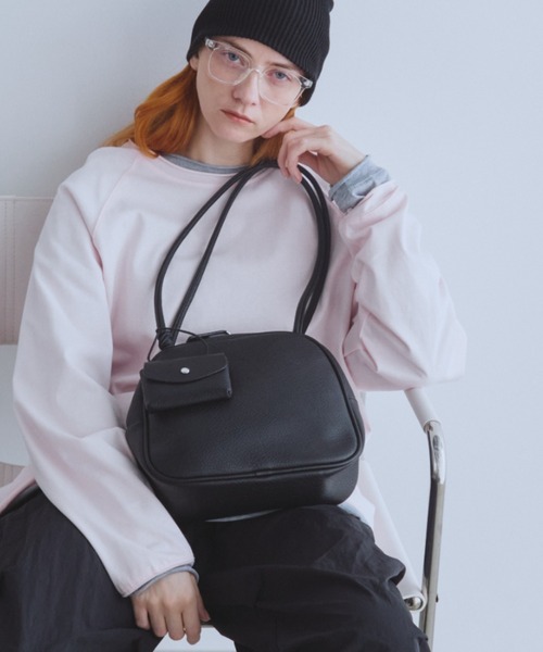 Auntie Rosa Holiday(アンティローザホリデー)の「スクエアロングショルダーバック(ショルダーバッグ・レディース・ブラック/ホワイト・FREE)」の6枚目の写真