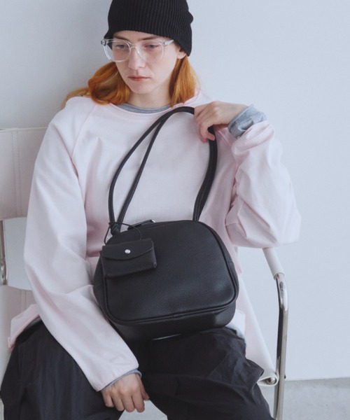 Auntie Rosa Holiday(アンティローザホリデー)の「スクエアロングショルダーバック(ショルダーバッグ・レディース・ブラック/ホワイト・FREE)」の8枚目の写真