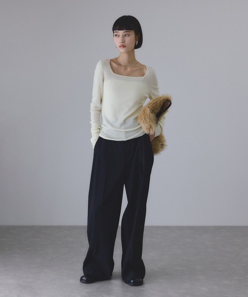 ADAM ET ROPE'(アダムエロペ)の「アンチピリングスクエアネックプルオーバー(ニット/セーター・レディース・ダークブラウン/ホワイト/チャコールグレー・FREE)」の13枚目の写真