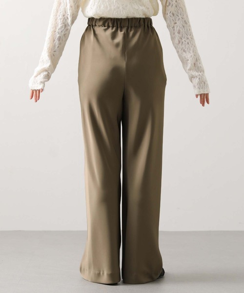 Gready Brilliant（グレディブリリアン）の「サテンバイアスセミワイドパンツ（その他パンツ・レディース・モカ/チャコールグレー・FREE）」の4枚目の写真