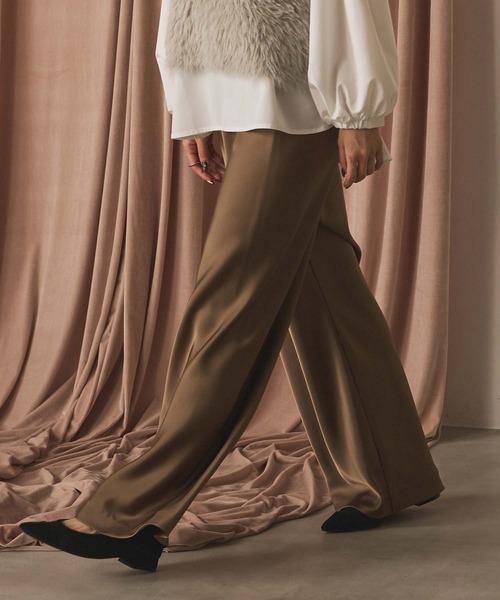 Gready Brilliant（グレディブリリアン）の「サテンバイアスセミワイドパンツ（その他パンツ・レディース・モカ/チャコールグレー・FREE）」の14枚目の写真