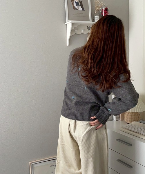 merrylatte（メリーラテ）の「フラワー刺繍アルパカタッチカーディガン【NOUA】（カーディガン/ボレロ・レディース・グレー/ブラウン・FREE）」の8枚目の写真