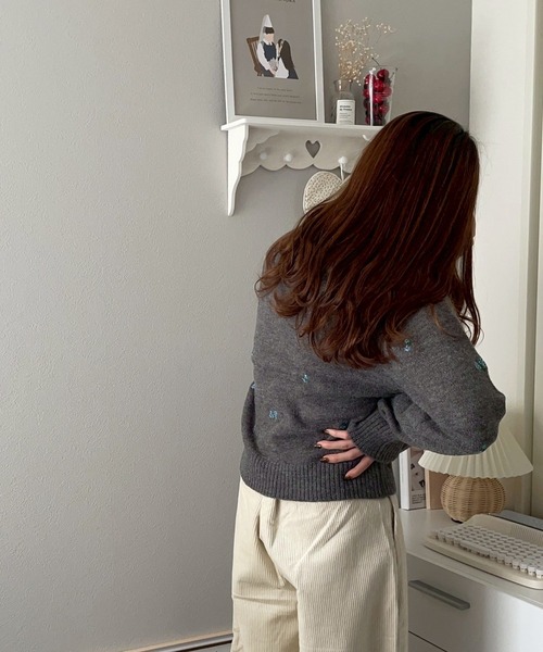 merrylatte（メリーラテ）の「フラワー刺繍アルパカタッチカーディガン【NOUA】（カーディガン/ボレロ・レディース・グレー/ブラウン・FREE）」の9枚目の写真
