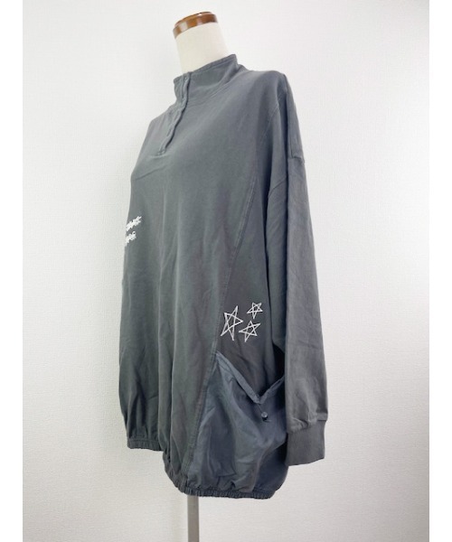 WORLD WIDE LOVE!（ワールドワイドラブ）の「ピグメント裏毛ハイネックPO（スウェット・レディース・ブラック/オフホワイト/グリーン・1）」の10枚目の写真