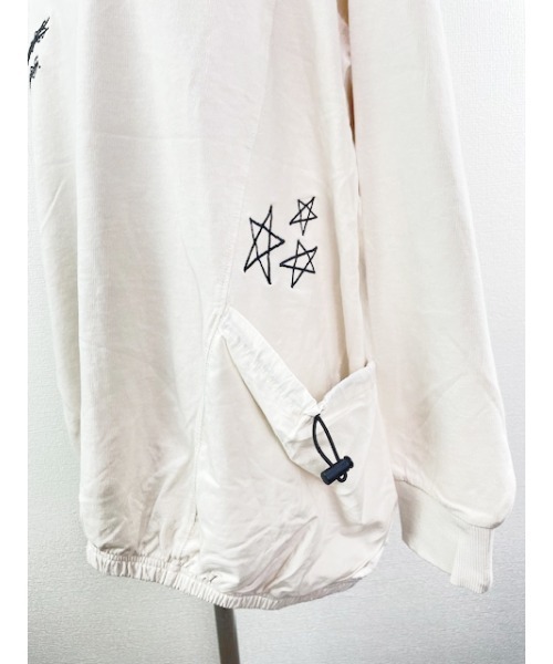 WORLD WIDE LOVE!（ワールドワイドラブ）の「ピグメント裏毛ハイネックPO（スウェット・レディース・ブラック/オフホワイト/グリーン・1）」の7枚目の写真