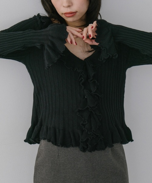 DRWCYS（ドロシーズ）の「ラッフルリブカーディガン（カーディガン/ボレロ・レディース・アイボリー/ブラック/グレー・FREE）」の2枚目の写真