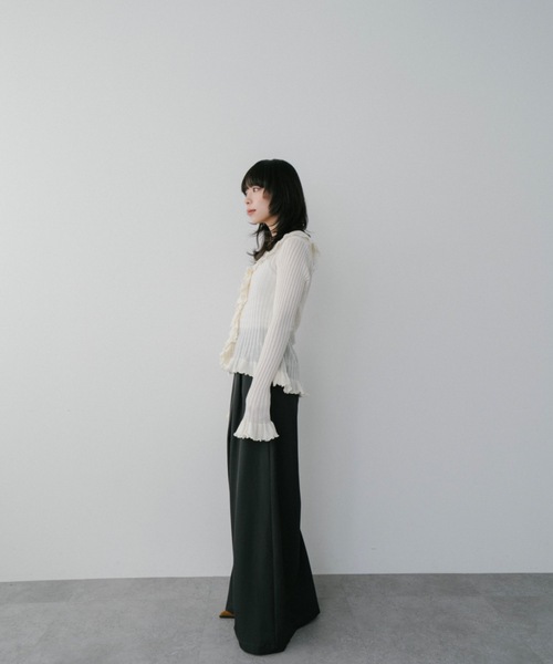 DRWCYS（ドロシーズ）の「ラッフルリブカーディガン（カーディガン/ボレロ・レディース・アイボリー/ブラック/グレー・FREE）」の11枚目の写真